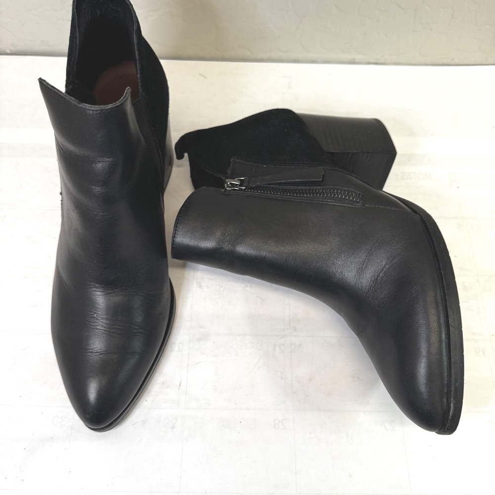 Donald J Pliner Women 8.5M Black Leather Suede Block Heel Ankle Boot Bootie Chic